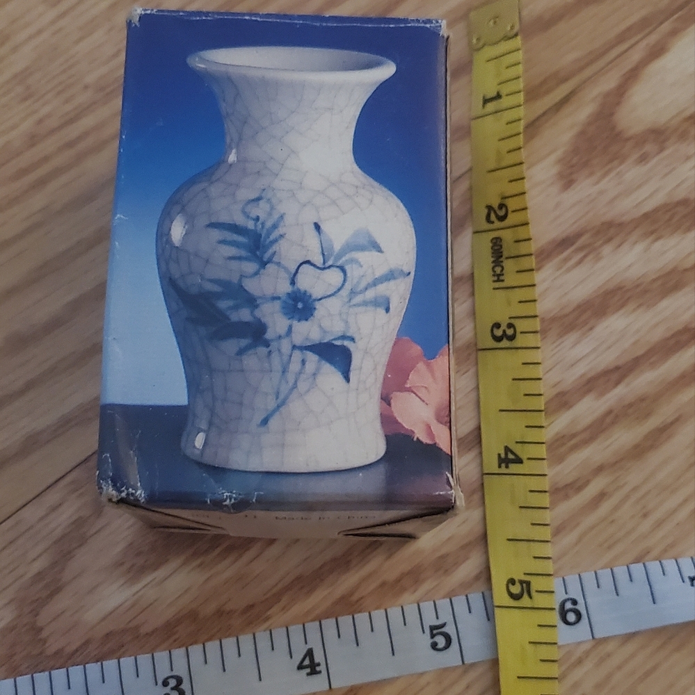 Decorative vase